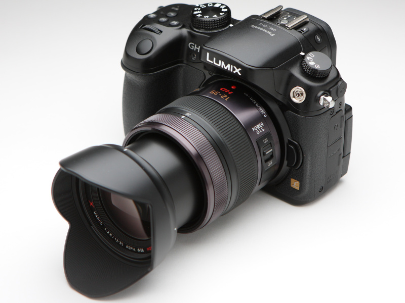 標準ズームキットには、ズーム全域でF2.8の開放値とするLUMIX G X VARIO 12-35mm F2.8 ASPH./POEWR O.I.S.が付属。今回の作例は全てこのレンズで撮影を行なっている。