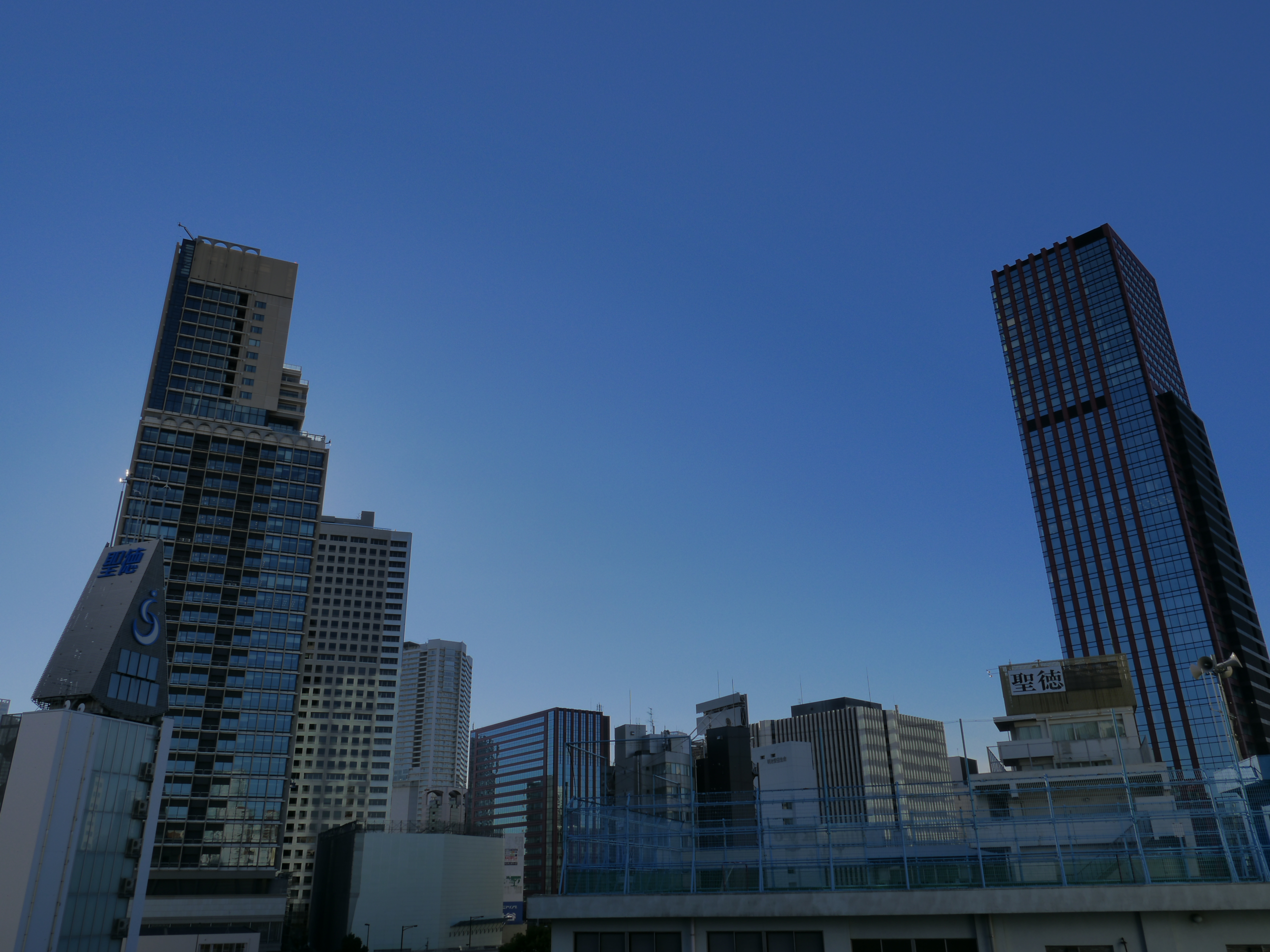 HDR：±3EV / DMC-GH3 / LUMIX G X VARIO 12-35mm F2.8 ASPH./POEWR O.I.S. / 約5.6MB / 4,608×3,456 / 1/500秒 / F11 / 0EV / ISO200 / 12mm