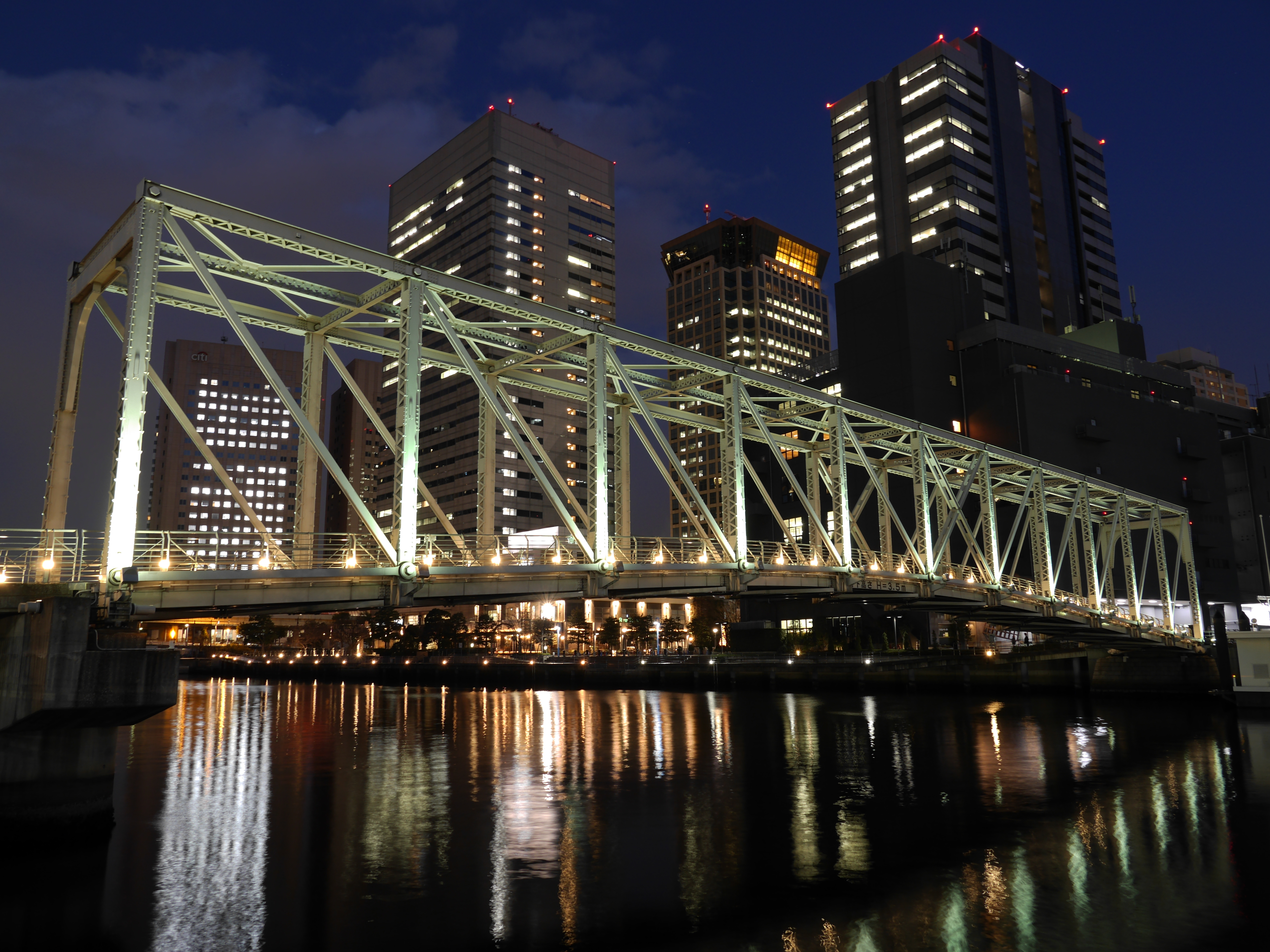 ISO125 / DMC-GH3 / LUMIX G X VARIO 12-35mm F2.8 ASPH./POEWR O.I.S. / 約6.5MB / 4,608×3,456 / 4秒 / F5.6 / 0EV / 12mm