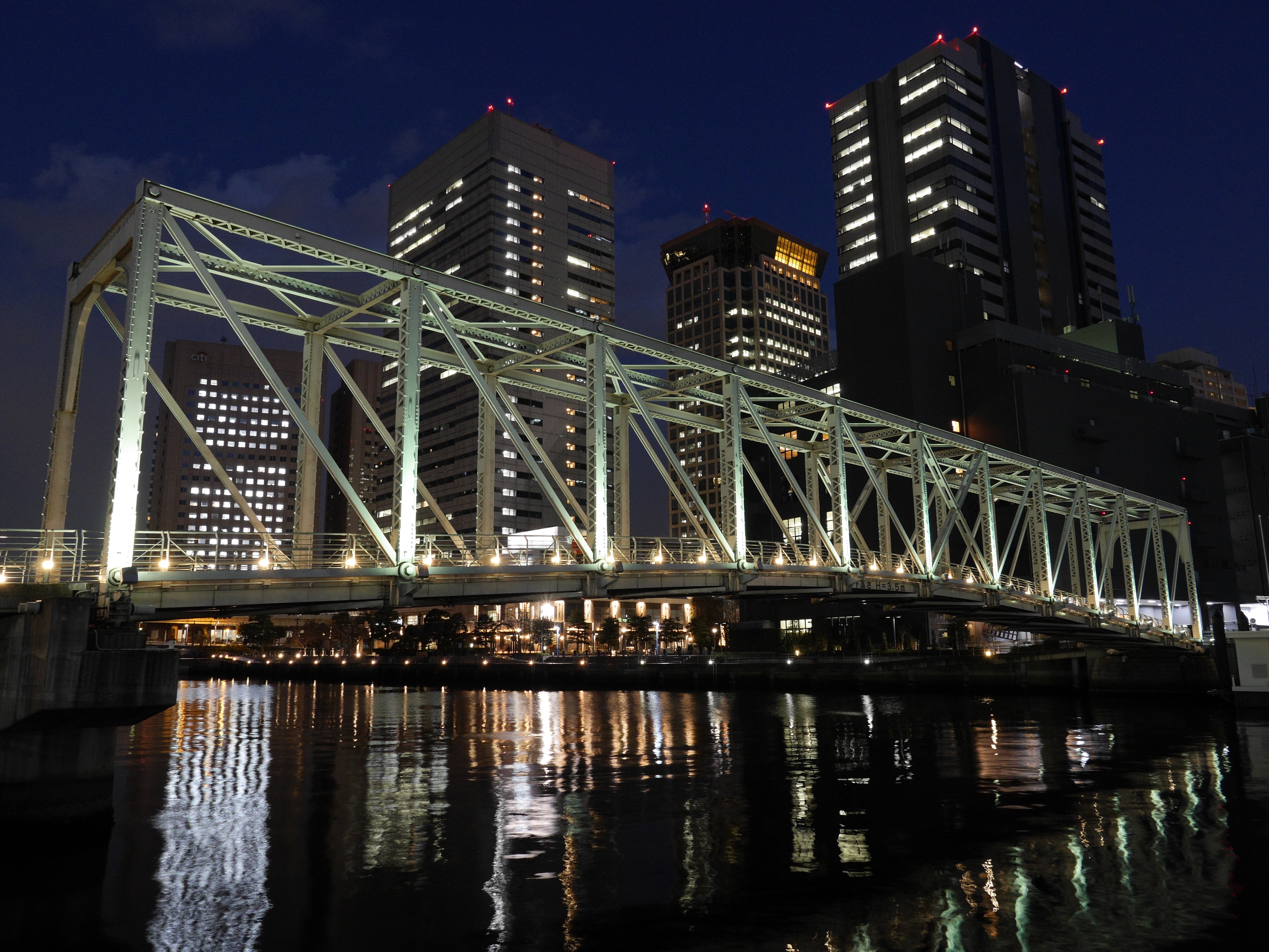 ISO800 / DMC-GH3 / LUMIX G X VARIO 12-35mm F2.8 ASPH./POEWR O.I.S. / 約8.3MB / 4,608×3,456 / 1/1.6秒 / F5.6 / 0EV / 12mm