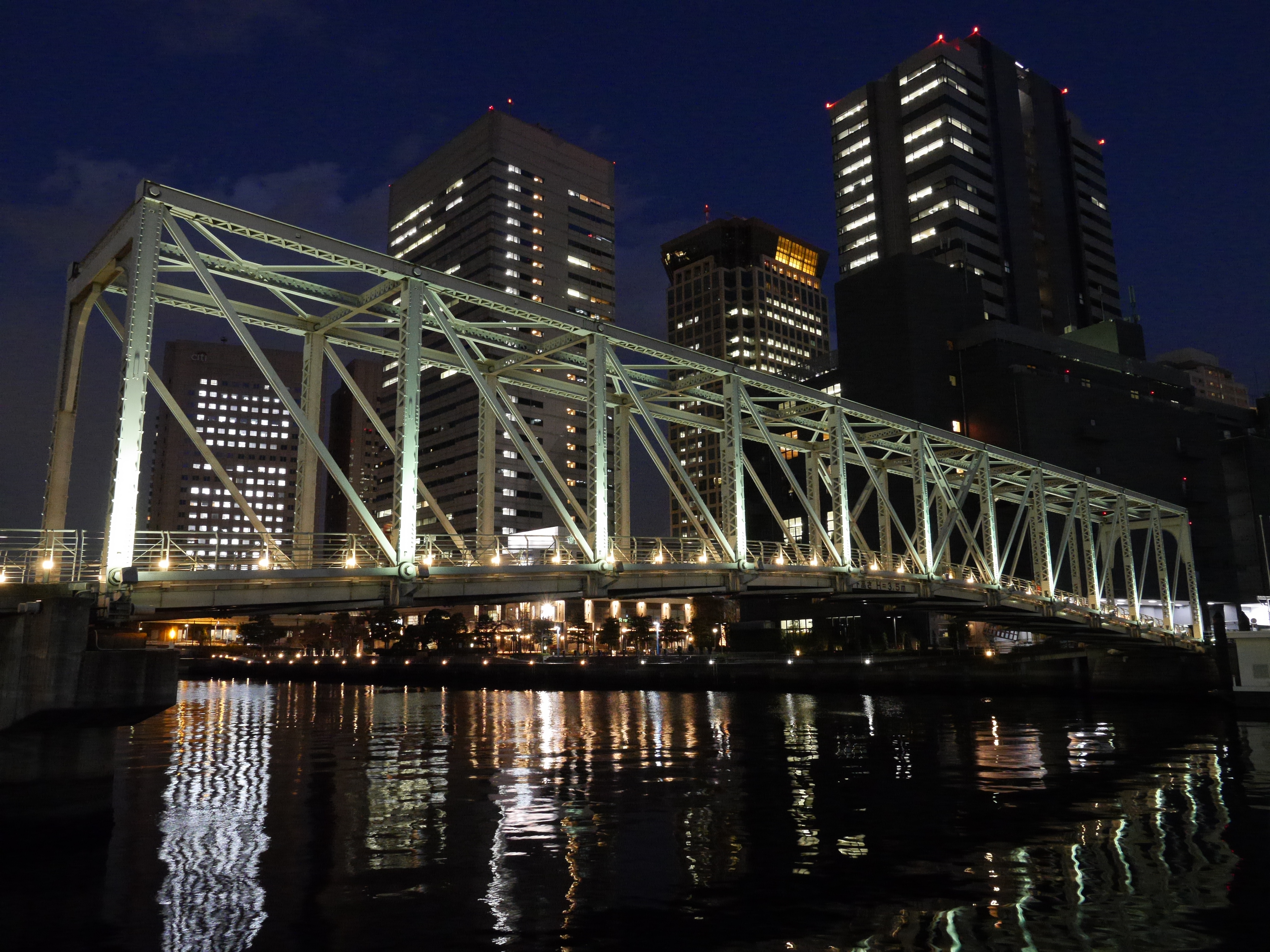 ISO3200 / DMC-GH3 / LUMIX G X VARIO 12-35mm F2.8 ASPH./POEWR O.I.S. / 約8.4MB / 4,608×3,456 / 1/8秒 / F5.6 / 0EV / 12mm