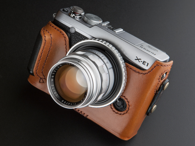 レザーはモンタナ社のリオショルダーを使っている。最高クラスのヌメ革だ