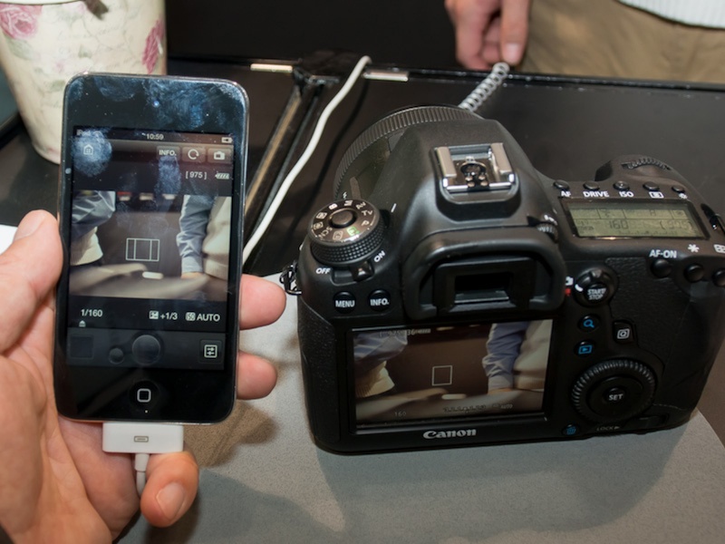 スマートフォンでリモート撮影が可能