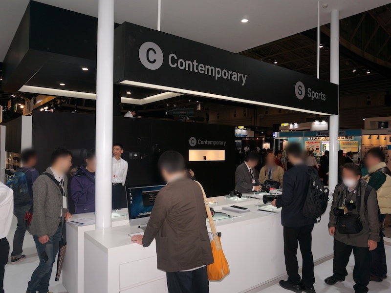 Art、Contemporary、Sportsのプロダクトラインを強調した展示を行っていた