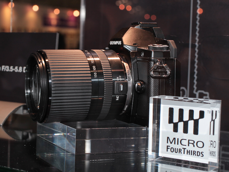 こちらはブラックの14-150mm F3.5-5.8 Di III VC