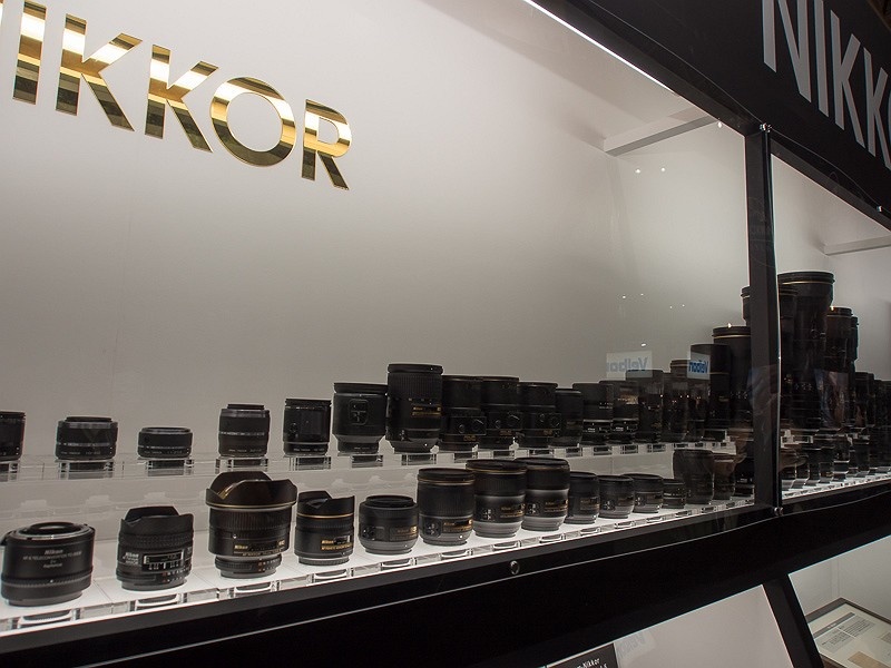 現在発売されている現行レンズは全種類が並べられている