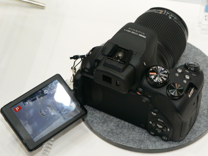 FinePix HS50EXR。0.05秒AFを謳う42倍マニュアルズーム機