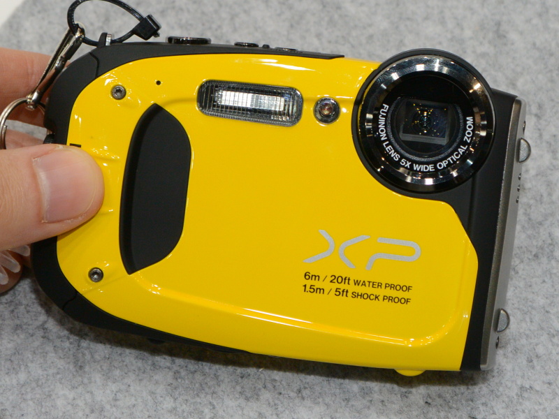 FinePix XP60。6m防水、1.5m耐衝撃、-10度耐寒、防塵のタフネス機