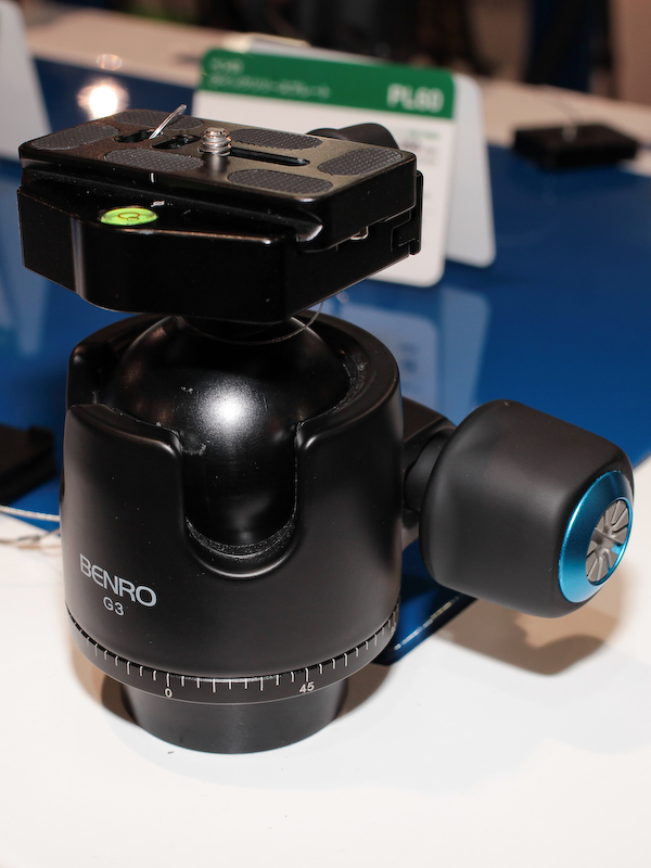 G3（左）とG2（右）。右手前の固定ノブの中にある銀色の回転部分でトルクを調節できる