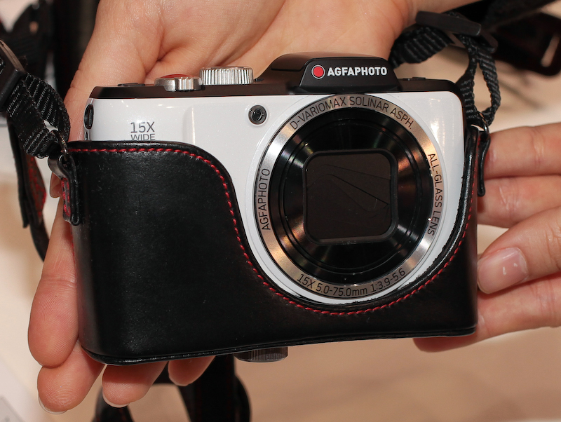 ホワイトボディもブラックのケース同梱