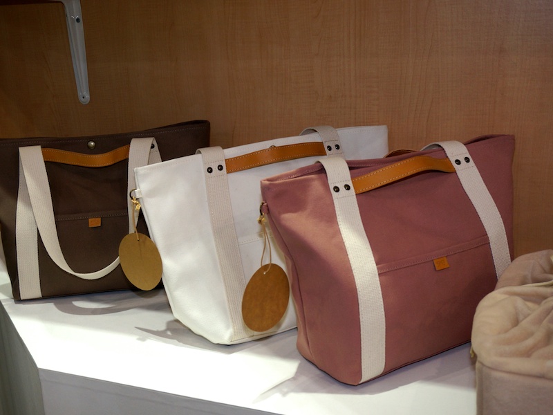 fillerireブランドのカメラバッグ