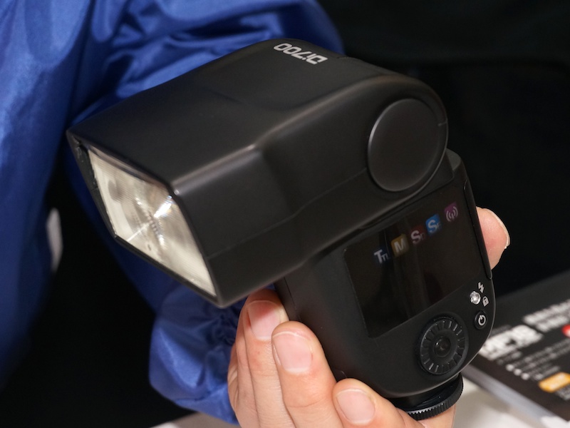 左右ともに90度の可動範囲を実現している