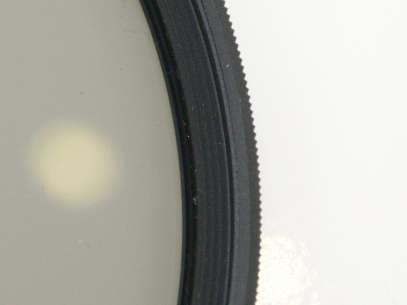 反射防止のために鏡枠部分に施した加工