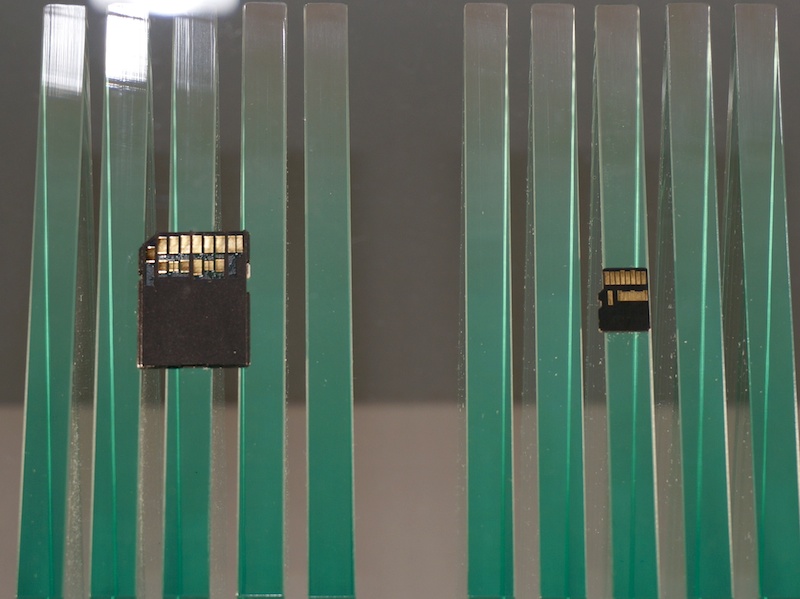 UHS-II対応カードのモックアップが展示されていた