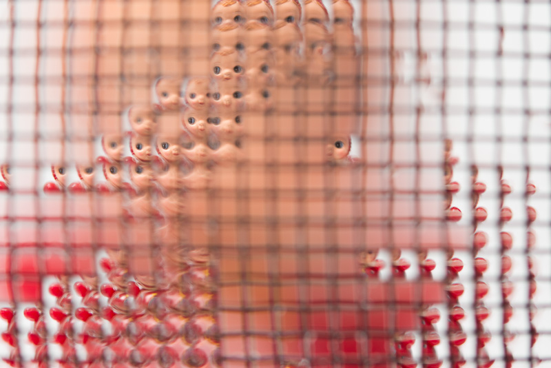 左の写真を拡大したところ。宙玉や水玉のように天地は反転しない。もうちょっと目立たない網にしたほうがいいかな。