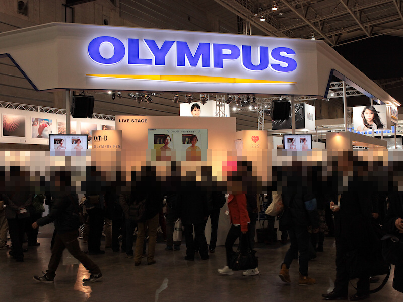 「E-P3後継機」を展示したCP+2013のオリンパスブース。