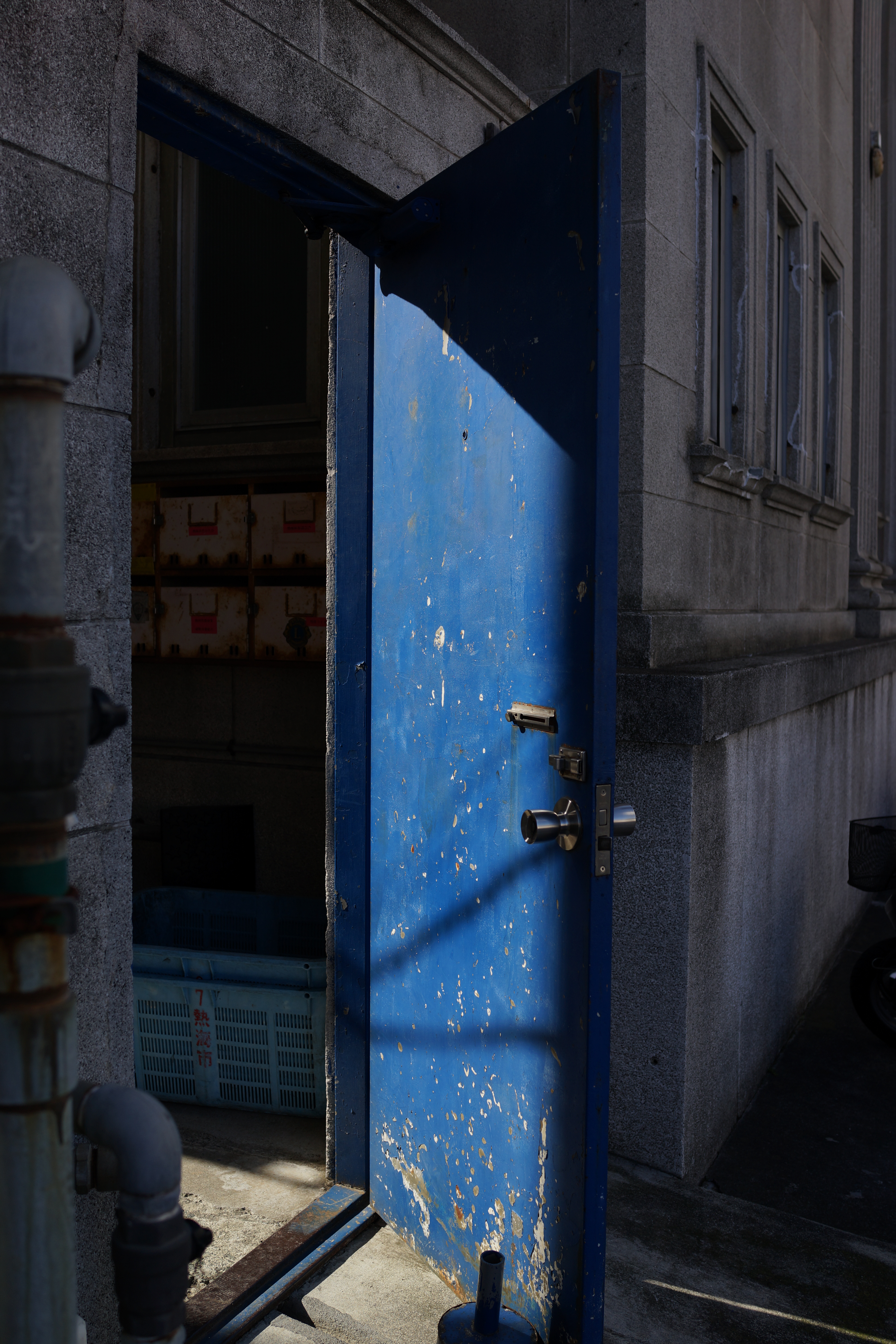 DSC-RX1 / 約6.8MB / 4,000×6,000 / 1/800秒 / F4.5 / -1EV / ISO100 / 絞り優先AE / WB：オート / 35mm