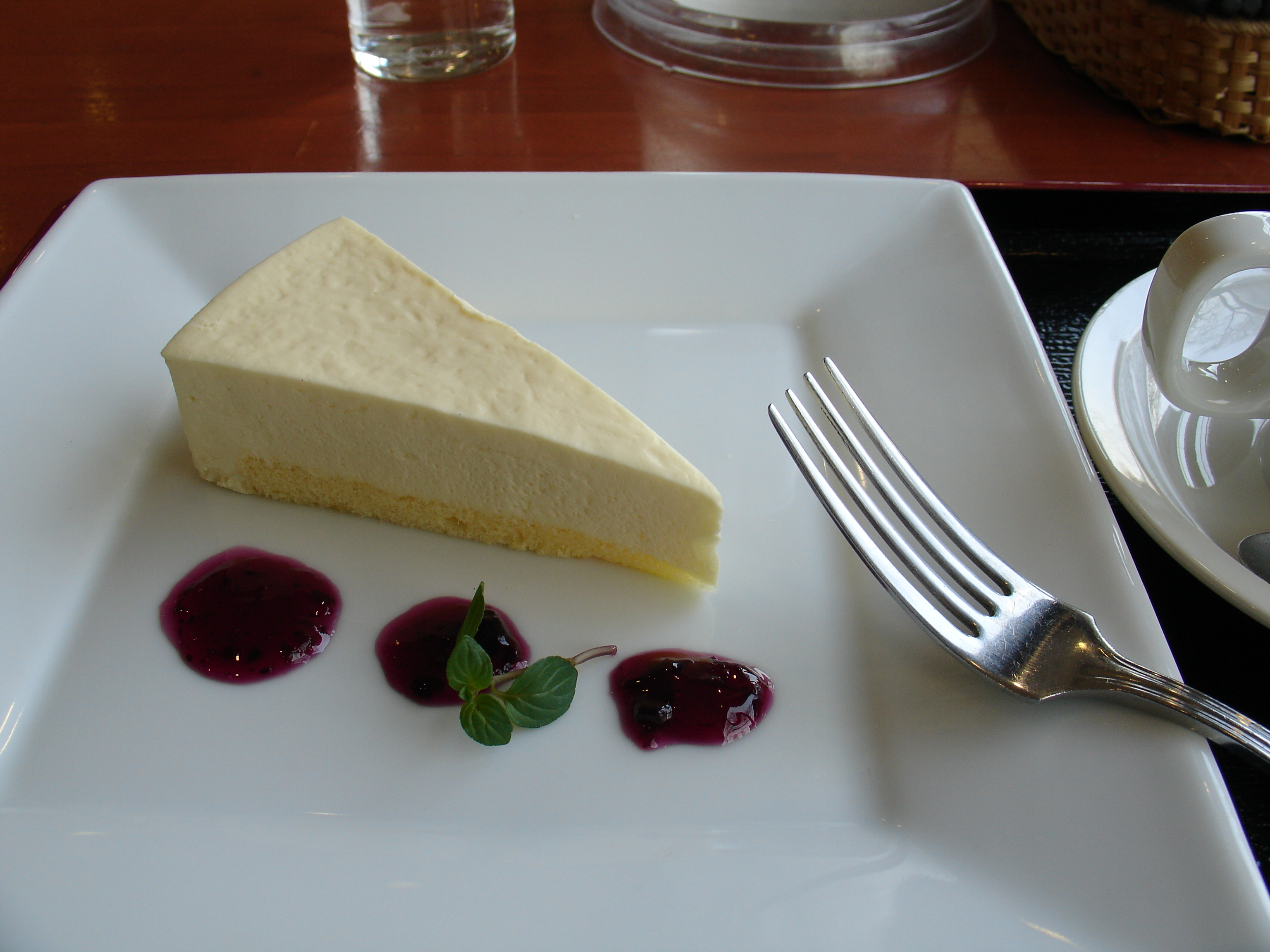 DSC-V3 / 約2.2MB / 3,072×2,304 / 1/40 / F4 / +0.3EV / ISO100 / 絞り優先AE / WB：曇天/ 7mm