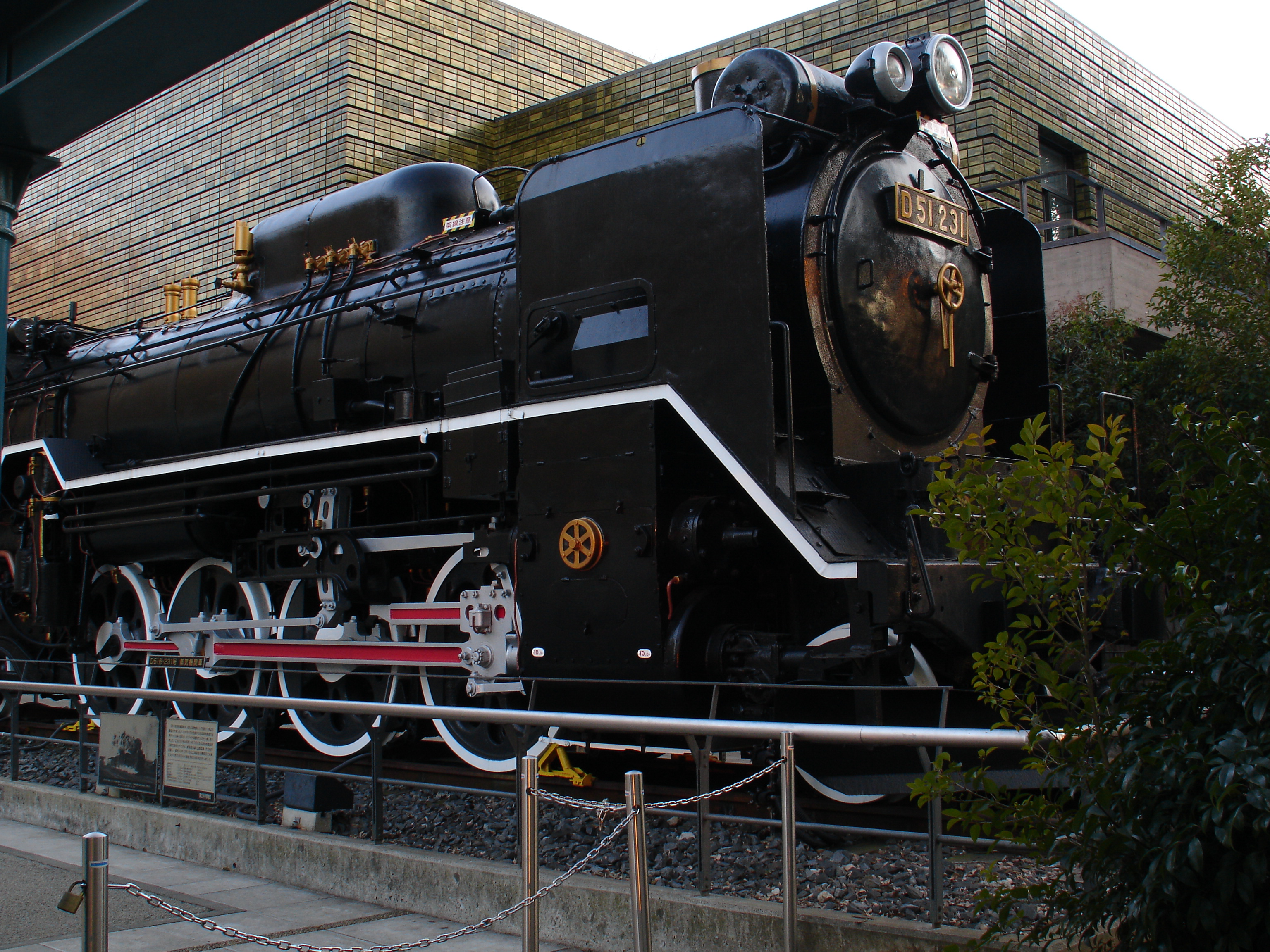 DSC-V3 / 約3.1MB / 3,072×2,304 / 1/8 / F5.6 / 0EV / ISO100 / 絞り優先AE / WB：曇天/ 8.4mm