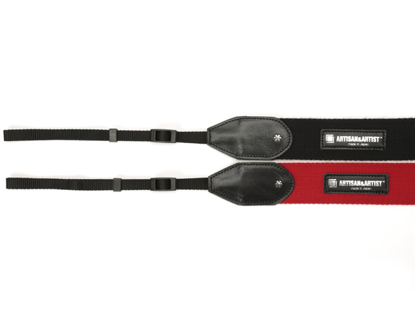 上からブラック、レッド