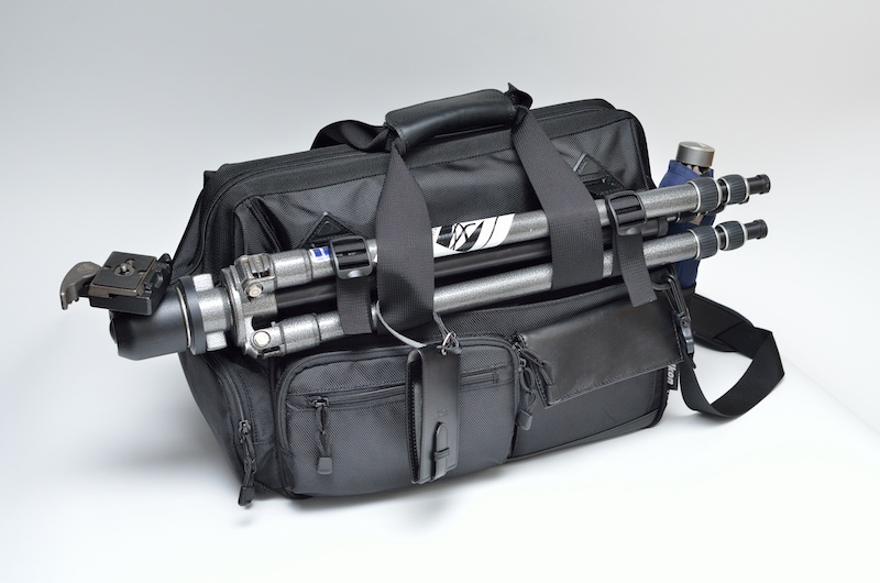 三脚も取りつけられる。