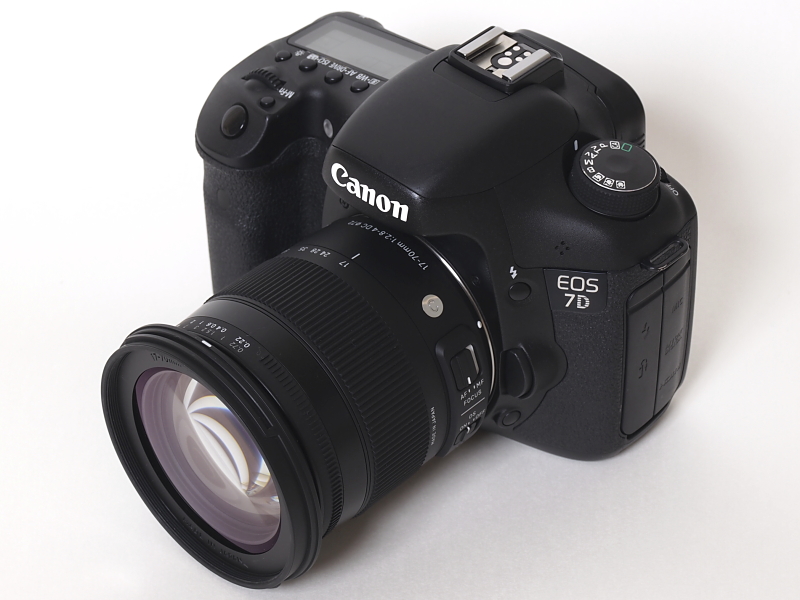 キヤノン用とシグマ用は1月15日に発売済み。ソニー用、ニコン用、ペンタックス用は発売時期未定。実勢価格は4万4,800円前後。