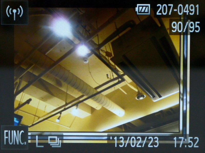 再生画面。6枚をまとめて表示する