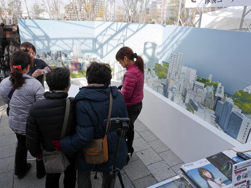 パノラマコーナーにも多くの人が訪れていた。町並みの模型を簡単にパノラマ撮影できる。