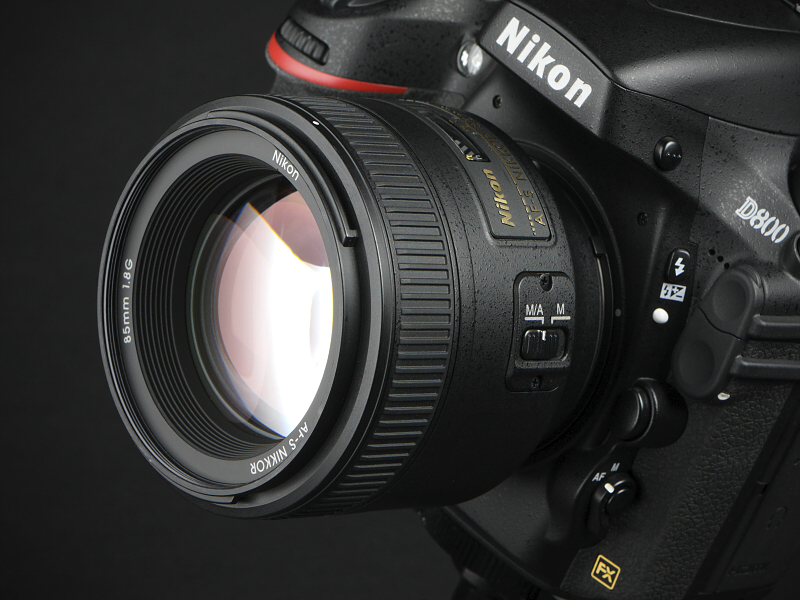 発売は2012年2月。実勢価格は4万6,800円前後。