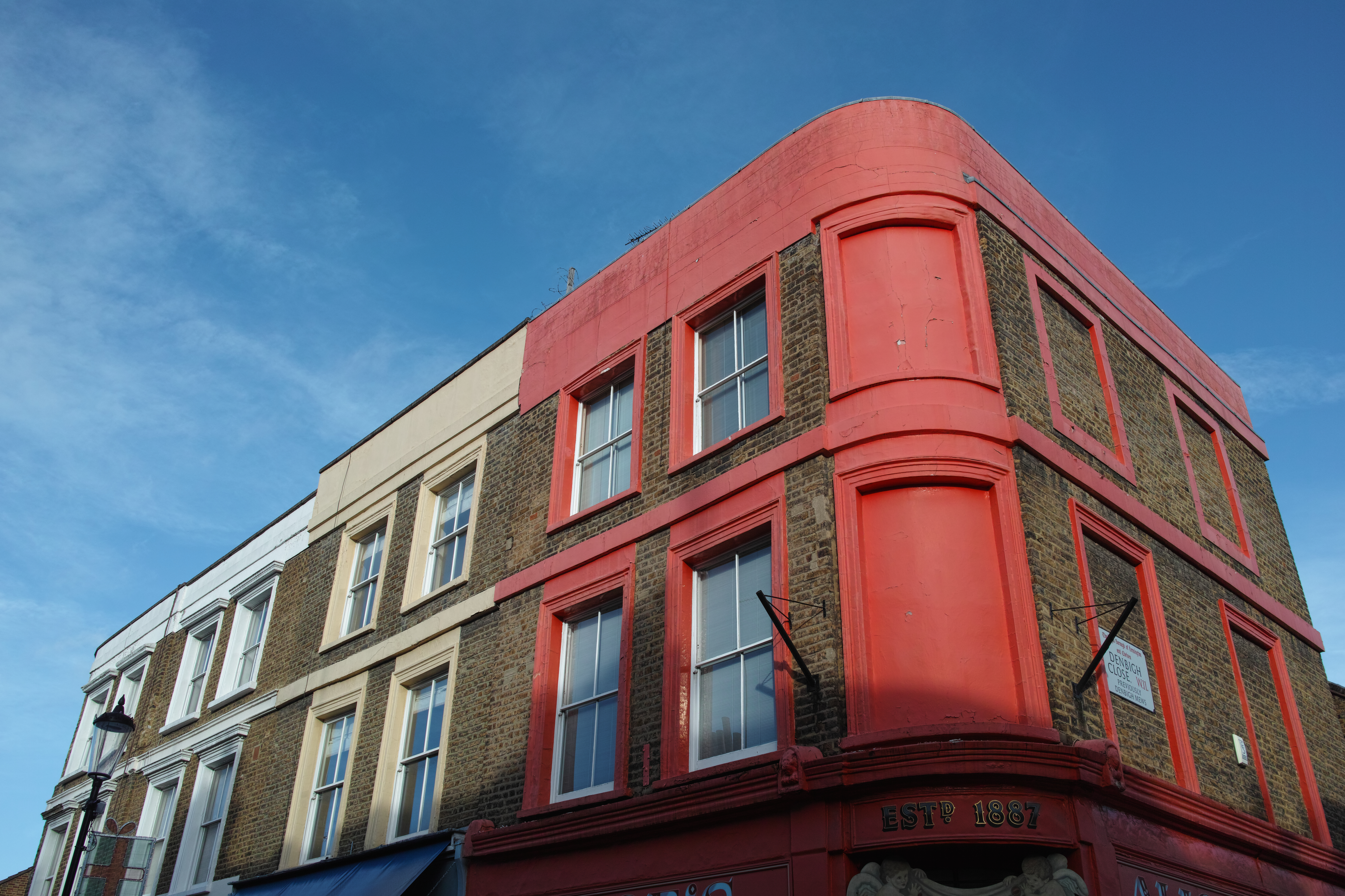 カラー（DP1 Merrill / 約10.6MB / 4,704×3,136 / 1/200秒 / F8 / 0EV / ISO100 / 絞り優先AE / WB：オート / 19mm）