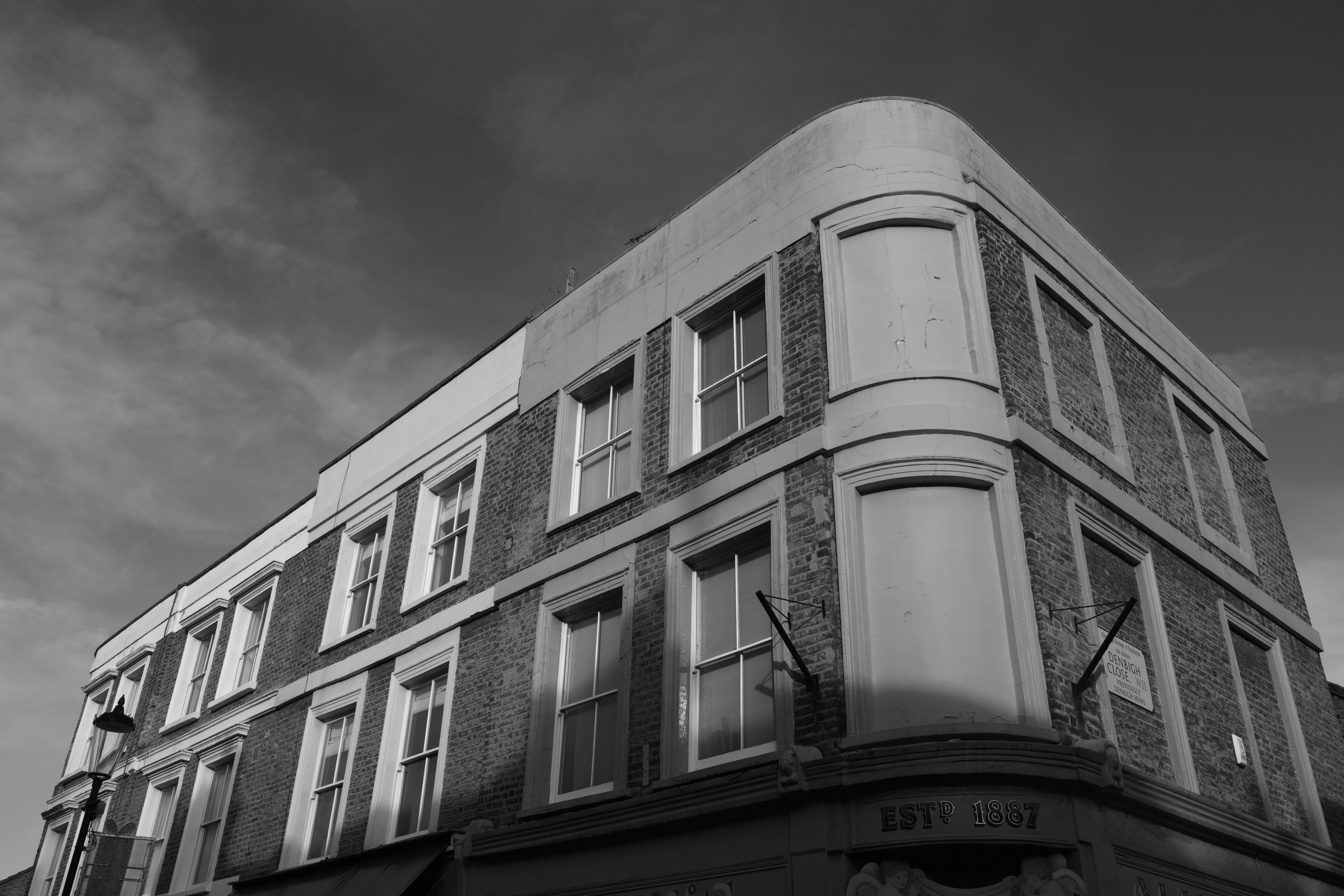 モノクロームモード（カラーミキサー：レッド強調）