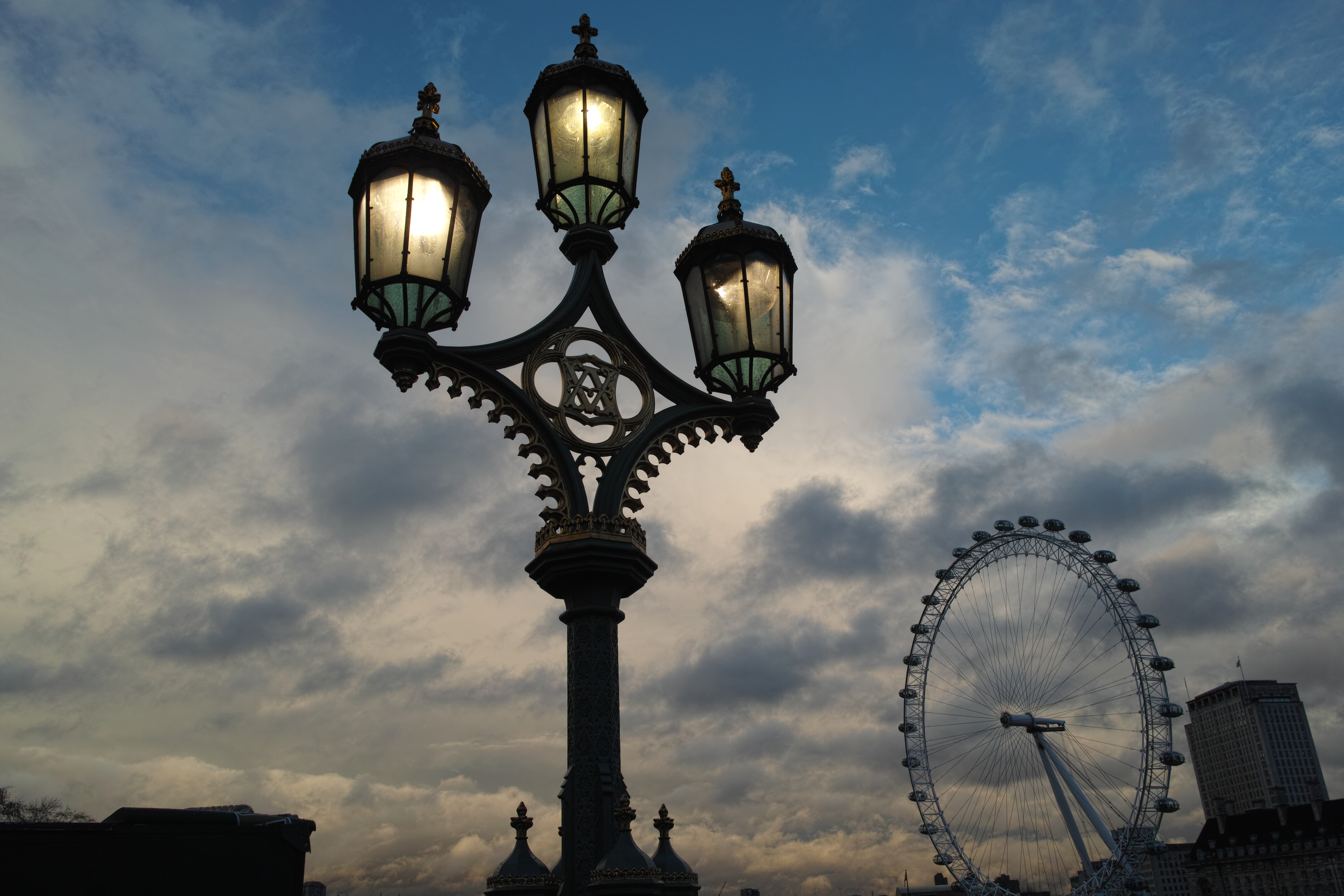 カラー（DP1 Merrill / 約7.6MB / 4,704×3,136 / 1/125秒 / F8 / 0EV / ISO100 / 絞り優先AE / WB：オート / 19mm）