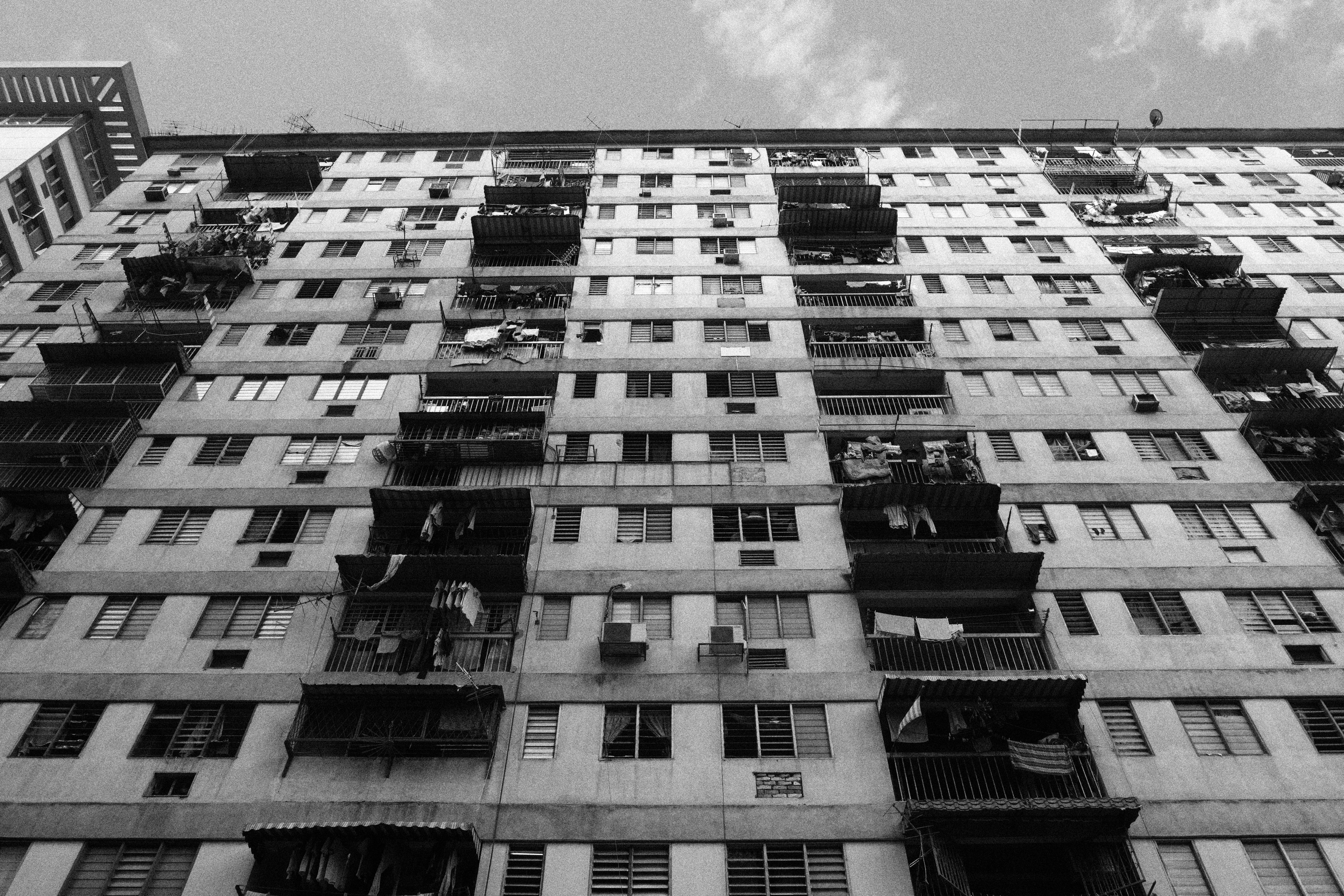 モノクロームモード(フィルムグレイン：大きさ0.6、粗さ0.6)