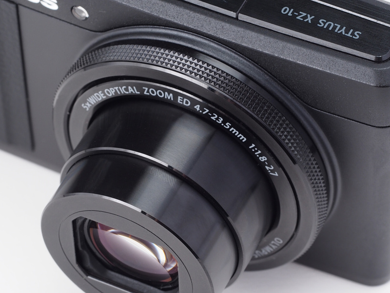 レンズ基部にはコントロールリングが備わる。