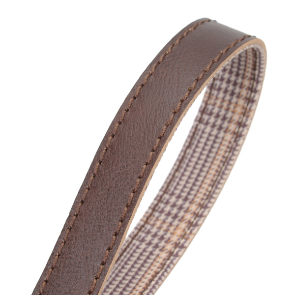 ダークブラウン