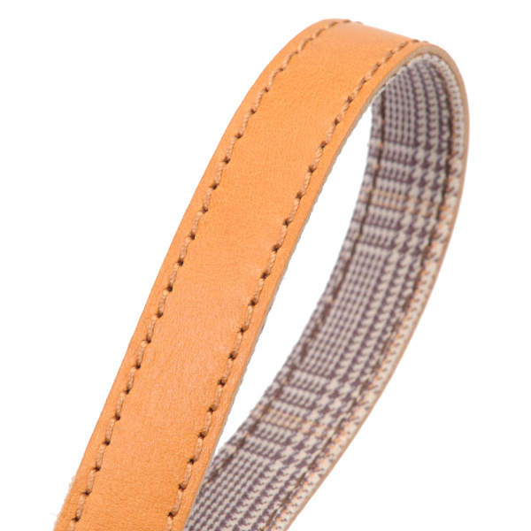 ライトブラウン