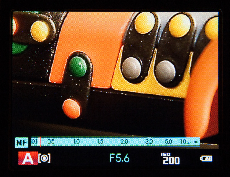 ピーキングを選択すると、合焦した部分のエッジが強調表示される