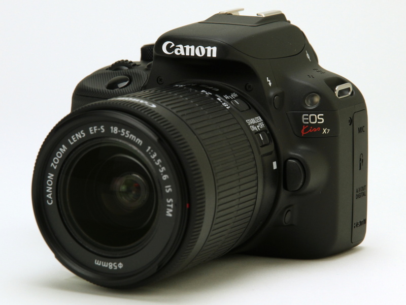 EF-S 18-55mm F3.5-5.6 IS STMを装着