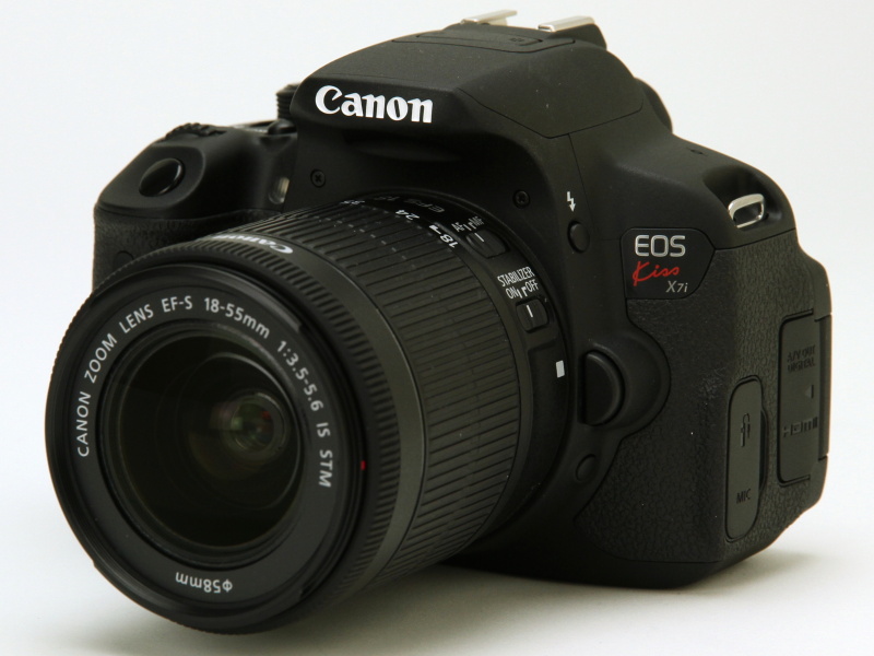 EF-S 18-55mm F3.5-5.6 IS STMを装着