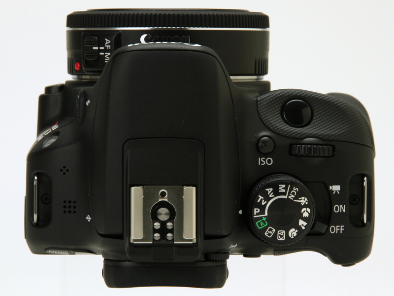 EF 40mm F2.8 STMを装着