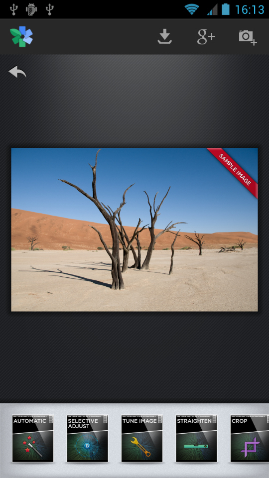 Snapseedのメイン画面。画面下部には、それぞれの機能にアクセスするためのアイコン（編集メニュー）が並ぶ