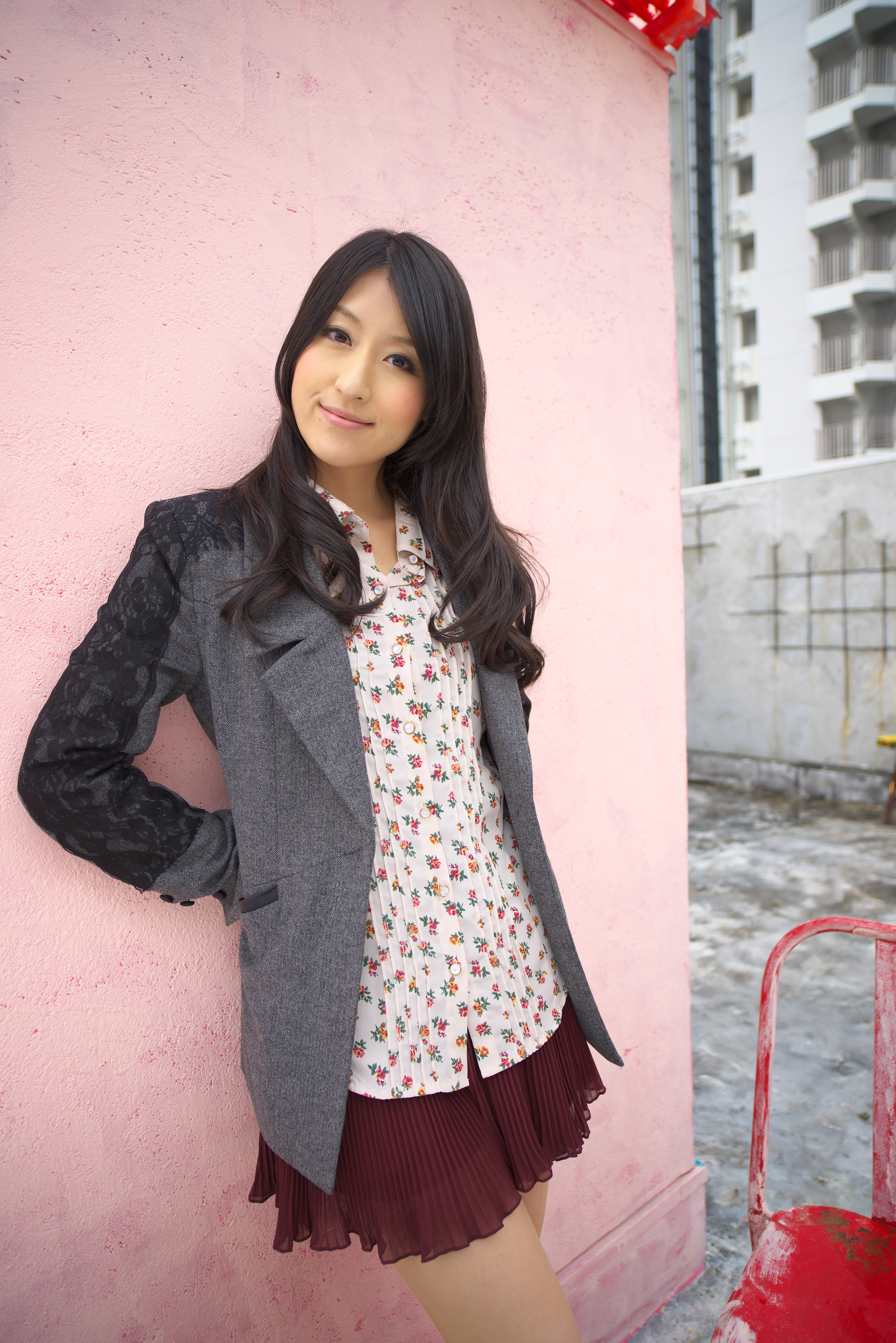 少し絞り込むとさらに均質性が高くなる。緻密な風景写真にも向いているレンズである。歪曲収差は周辺域で糸巻き型に戻すタイプだろうか。素直である。F4 / 1/500秒 / ISO400