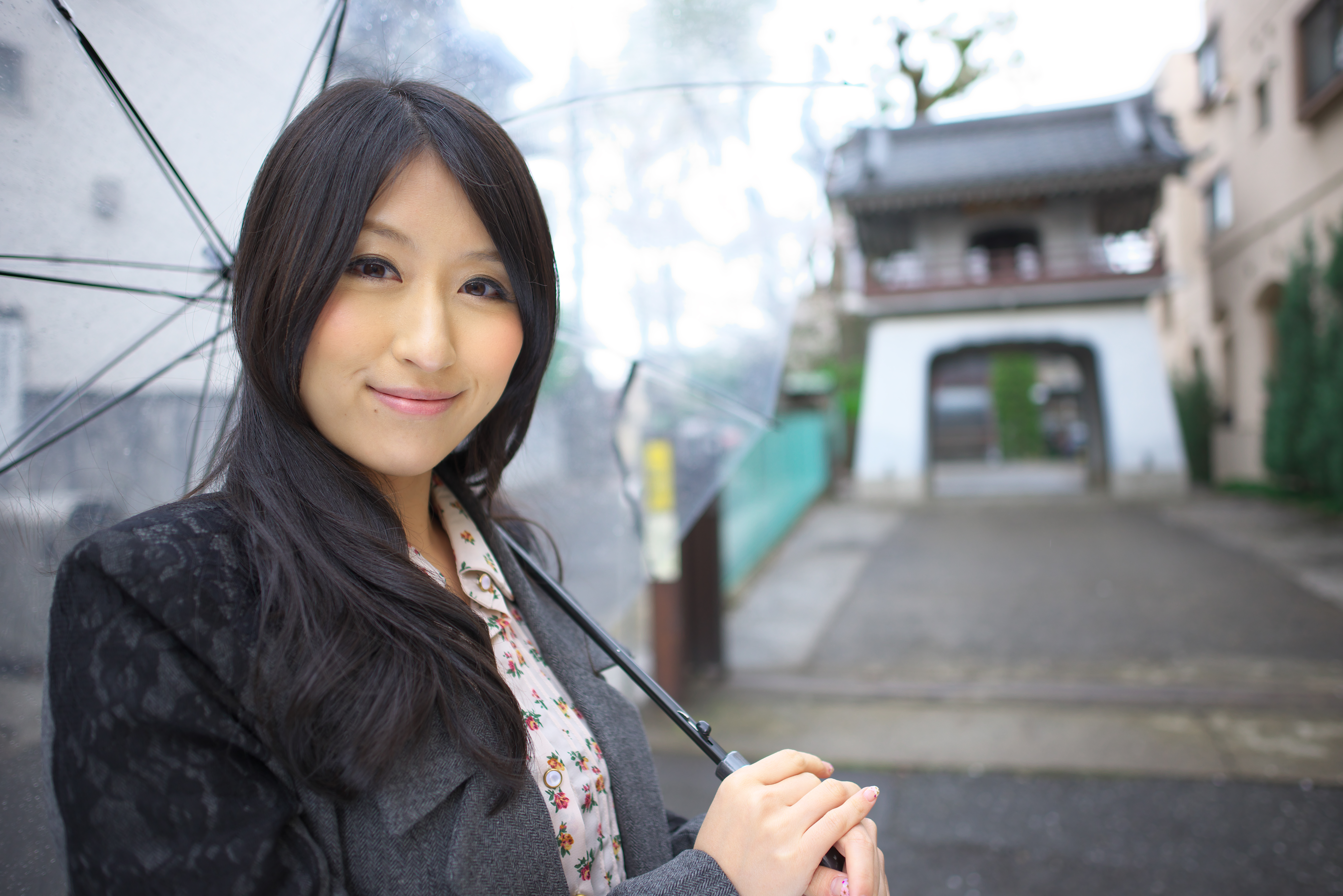 開放絞りは全体に軟らかさを感じる描写だ。ボケ味が素直なことも特筆すべき点。画面周囲に被写体を配置する場合は慎重にピント合わせを行ないたい。F2 / 1/400秒 / ISO400