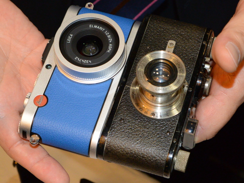 ライカXシリーズ（左）が“バルナック型”と呼ばれるスクリューマウントのライカに近いスタイリングであることがわかる