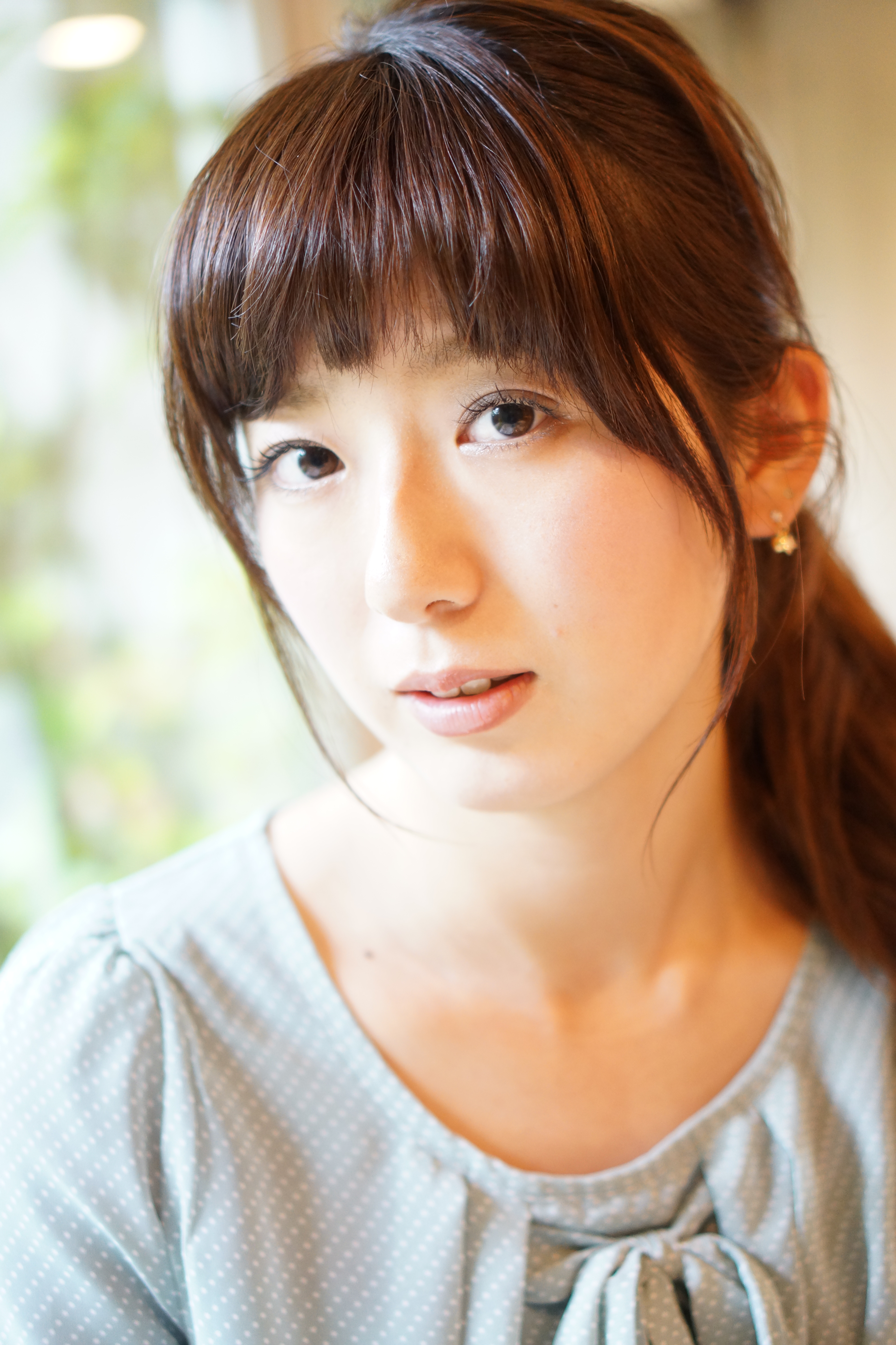 NEX-7 / E 35mm F1.8 OSS / 約4.6MB / 4,000×6,000 / 1/40秒 / F1.8 / +2.3EV / ISO800 / 絞り優先AE / WB：オート / 35mm（モデル：<a href="http://ameblo.jp/beautiful-summer12/" class="strong b">夏弥</a>）