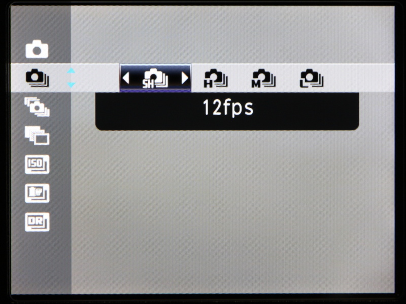 連写性能は最高12コマ/秒を実現。ただし撮影可能枚数は11コマとなる。