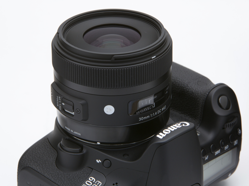 キヤノン用とシグマ用の発売は3月22日。ニコン用の発売時期は未定。実勢価格は4万9,800円前後