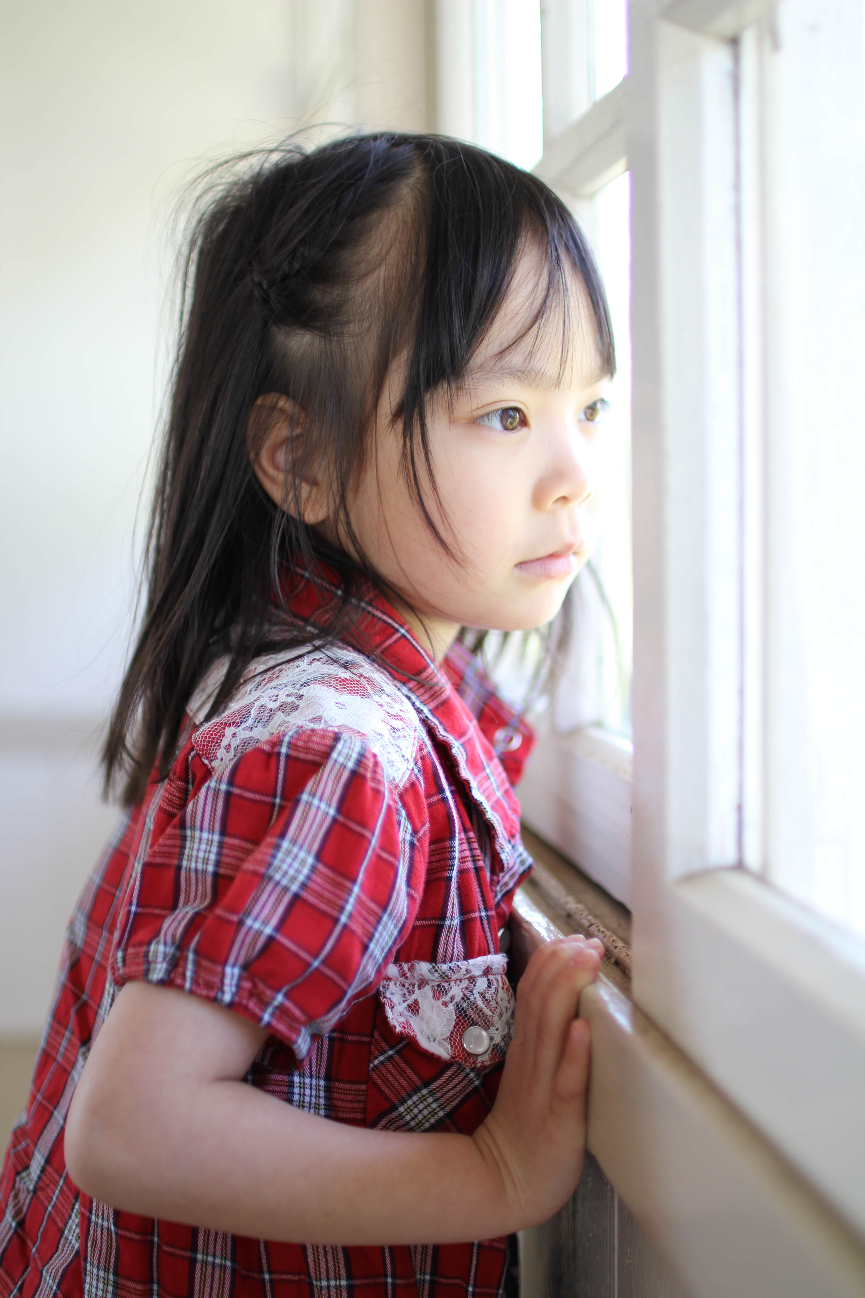 EOS 60D / 30mm F1.4 DC HSM / 約4.8MB / 3,456×5,184 / 1/200秒 / F1.4 / +1.3EV / ISO100 / 絞り優先AE / WB：オート / 30mm（モデル：あおい）