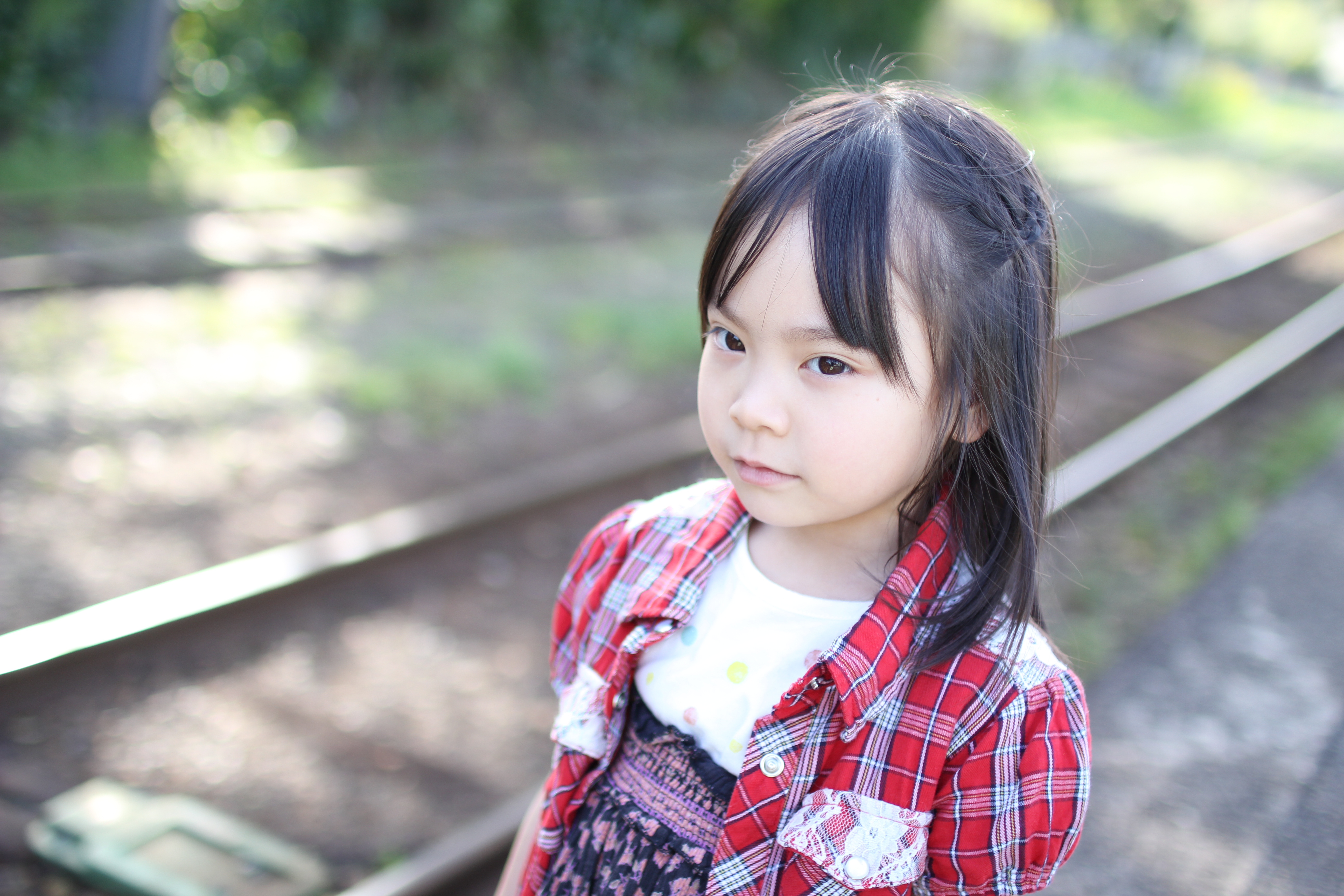 EOS 60D / 30mm F1.4 DC HSM / 約5.2MB / 5,184×3,456 / 1/500秒 / F1.4 / +1EV / ISO100 / 絞り優先AE / WB：オート / 30mm（モデル：あおい）