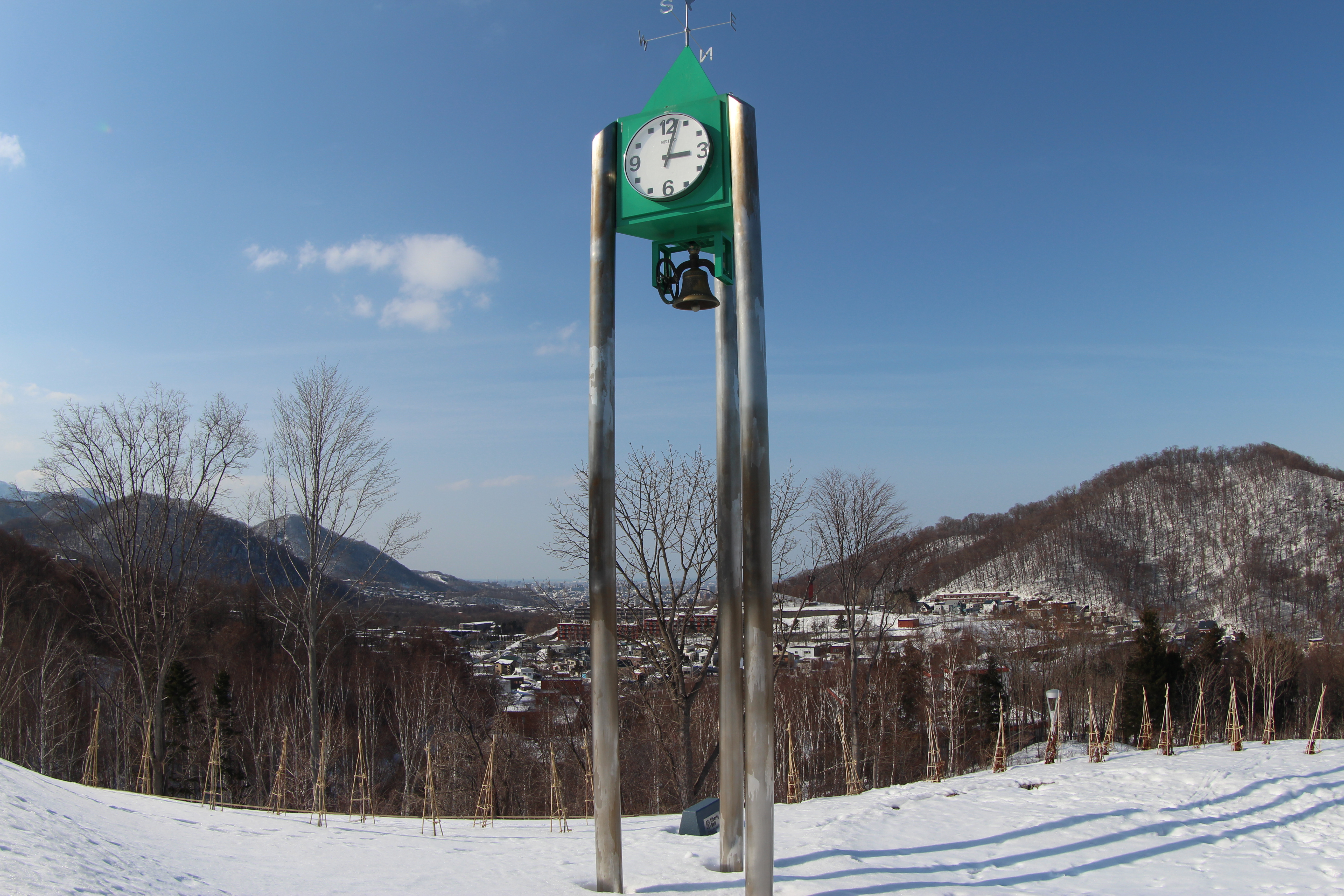 焦点距離15mm、3：2比率<br class="">望遠端の15mmで撮ったカット。これだと歪曲収差が多めの広角レンズという感じ。EOS M / EF 8-15mm F4 L Fisheye USM / 絞り優先AE / 5,184×3,456 / 1/640秒 / F8 / -0.3EV / ISO100 / WB：オート / 15mm（24mm相当）